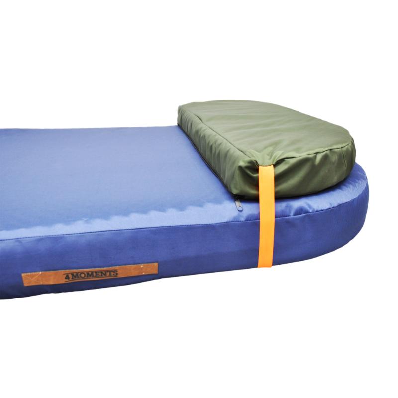 4-moments-cama-con-almohada-azul-verde