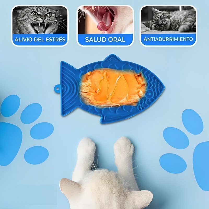 paw-day-licker-gato