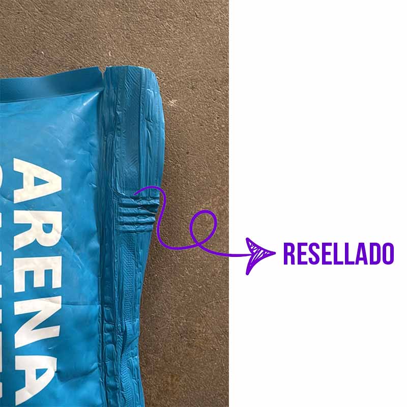 stay-happy-arena-aglutinante-lavanda-rasgado-sellado