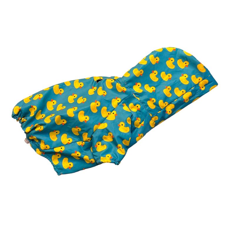 chaqueta-impermeable-diseno-patos